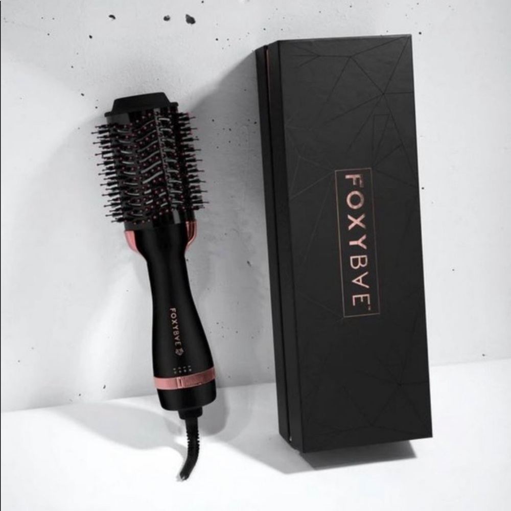 NWT Foxy Bae Rose Gold Blowout Dryer Brush